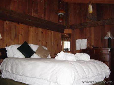 The Sunny Grange Bed & Breakfast Campton Стая снимка