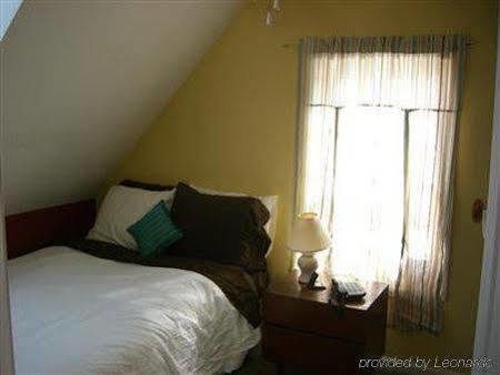The Sunny Grange Bed & Breakfast Campton Стая снимка